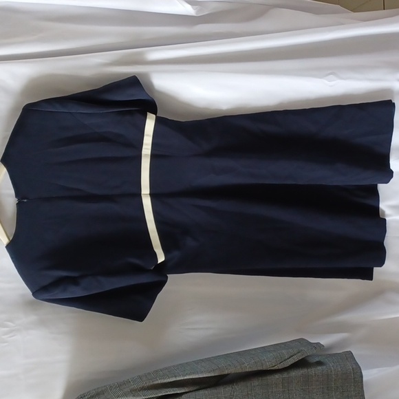 Vintage Jacqueline Ferrar Sheath Dress. Navy with Cream trim, lined - Picture 5 of 8